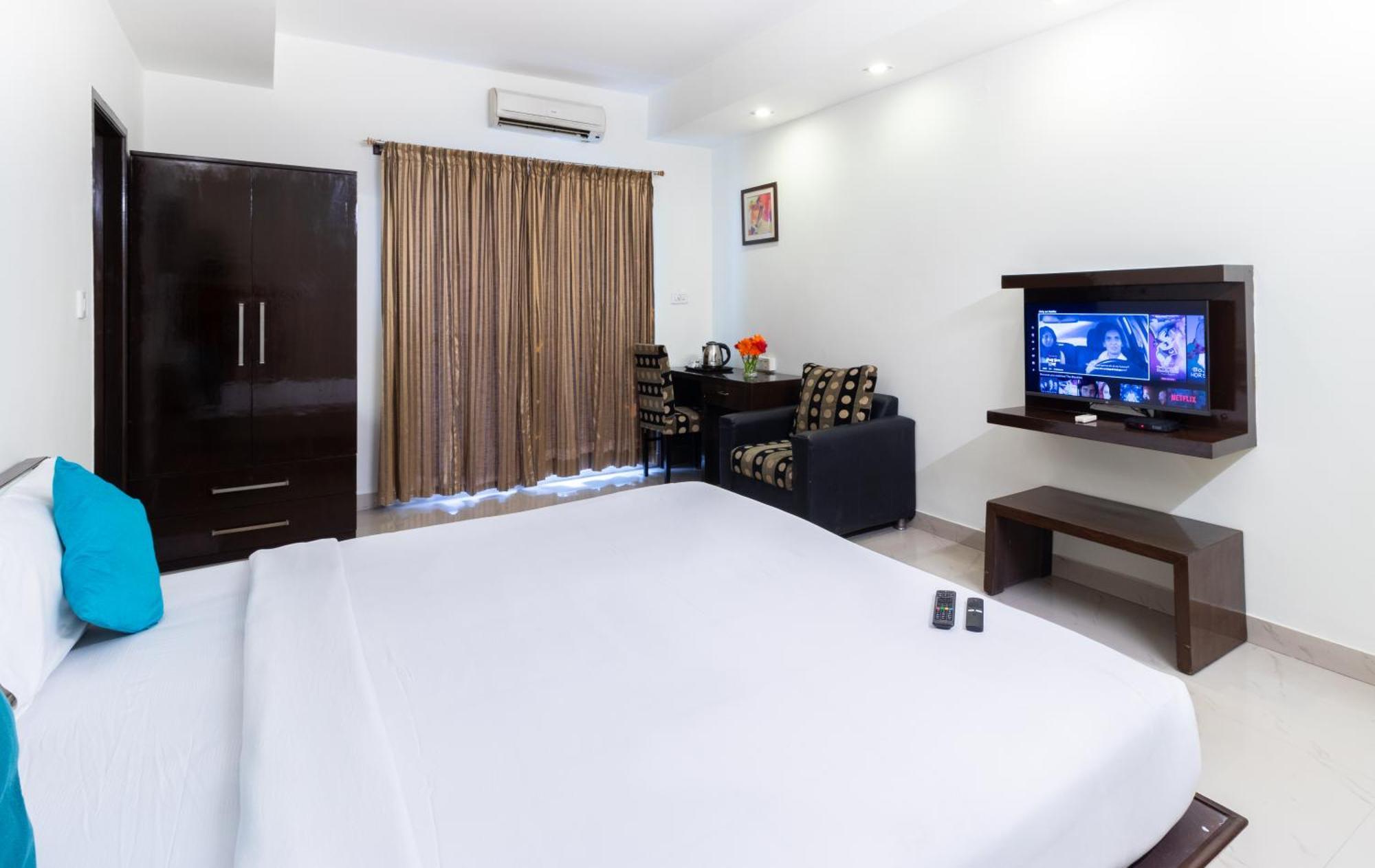 Sanctum Suites Domlur Bangalore Buitenkant foto