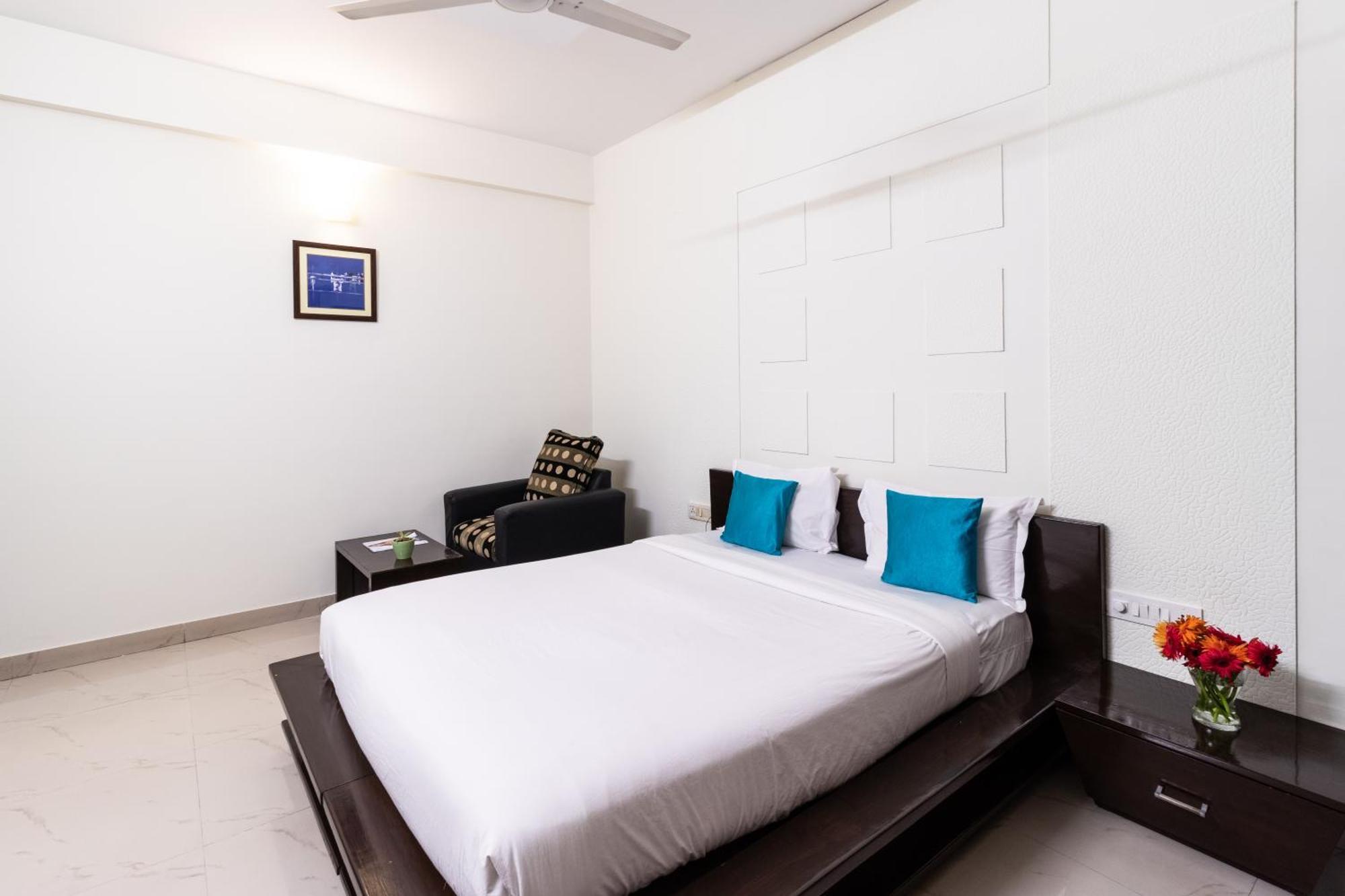 Sanctum Suites Domlur Bangalore Kamer foto